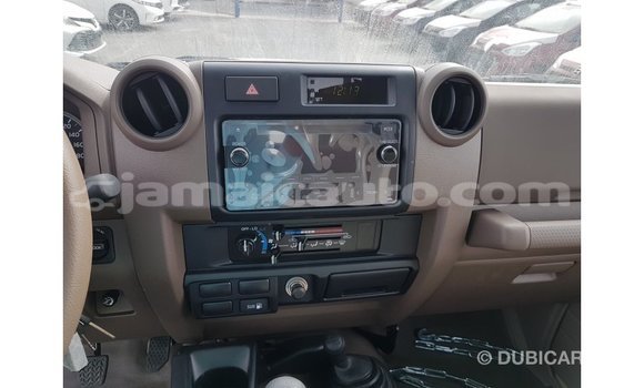 Buy Import Toyota Land Cruiser Beige Car in Import - Dubai in Clarendon Buy Import Toyota Land Cruiser Beige Car in Import - Dubai in Clarendon