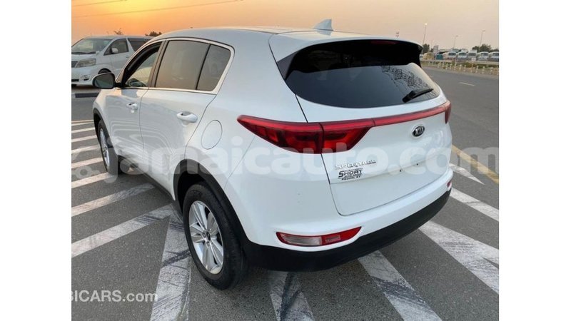 Big with watermark kia sportage clarendon import dubai 2727