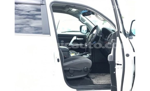 Buy Import Toyota Land Cruiser White Car in Import - Dubai in Clarendon Buy Import Toyota Land Cruiser White Car in Import - Dubai in Clarendon