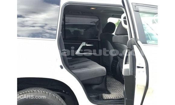 Buy Import Toyota Land Cruiser White Car in Import - Dubai in Clarendon Buy Import Toyota Land Cruiser White Car in Import - Dubai in Clarendon