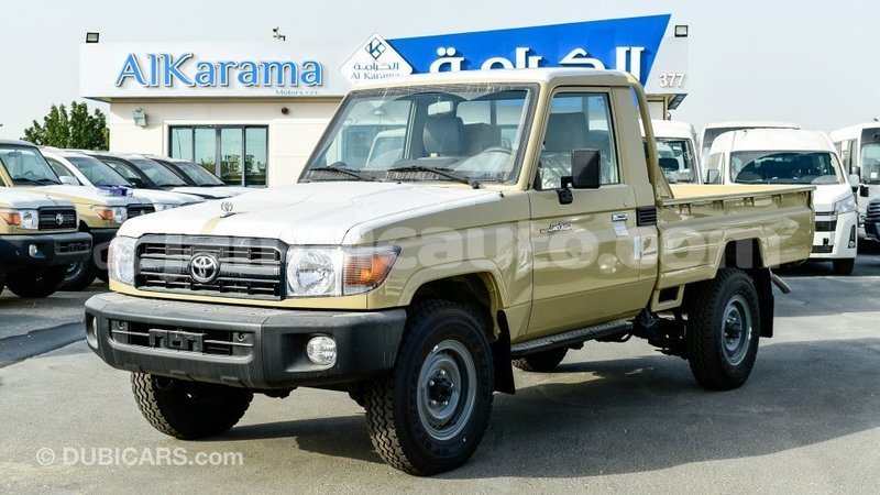 Big with watermark toyota land cruiser clarendon import dubai 2756