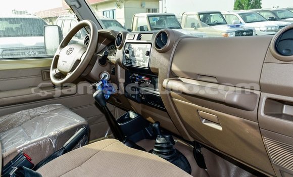 Buy Import Toyota Land Cruiser Beige Car in Import - Dubai in Clarendon Buy Import Toyota Land Cruiser Beige Car in Import - Dubai in Clarendon