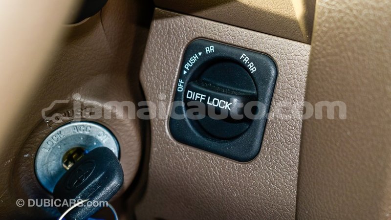 Big with watermark toyota land cruiser clarendon import dubai 2756