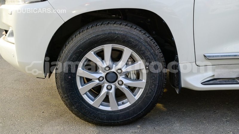 Big with watermark toyota land cruiser clarendon import dubai 2757