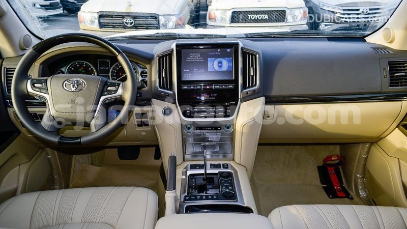 Big with watermark toyota land cruiser clarendon import dubai 2758