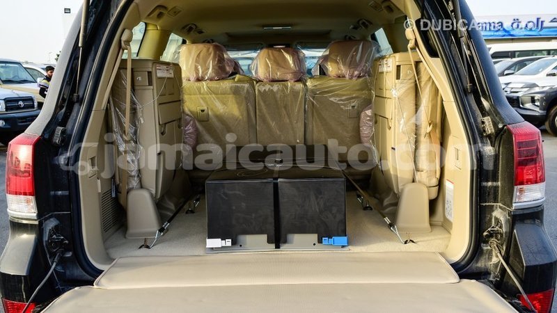 Big with watermark toyota land cruiser clarendon import dubai 2758