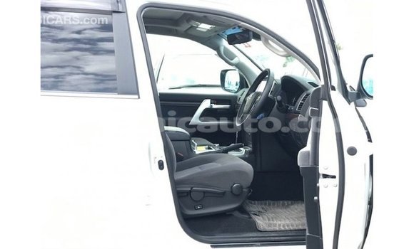 Buy Import Toyota Land Cruiser White Car in Import - Dubai in Clarendon Buy Import Toyota Land Cruiser White Car in Import - Dubai in Clarendon