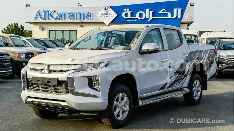Big with watermark mitsubishi l200 clarendon import dubai 2770