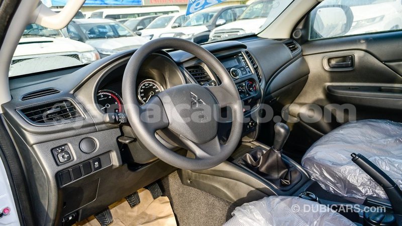 Big with watermark mitsubishi l200 clarendon import dubai 2770