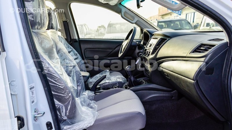 Big with watermark mitsubishi l200 clarendon import dubai 2770