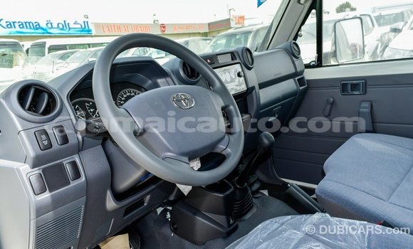 Buy Import Toyota Land Cruiser White Car in Import - Dubai in Clarendon Buy Import Toyota Land Cruiser White Car in Import - Dubai in Clarendon