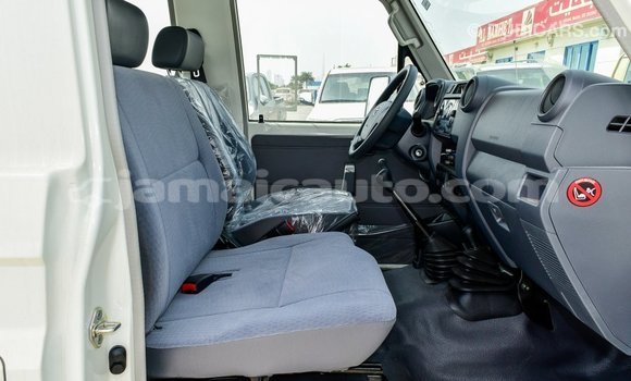 Buy Import Toyota Land Cruiser White Car in Import - Dubai in Clarendon Buy Import Toyota Land Cruiser White Car in Import - Dubai in Clarendon