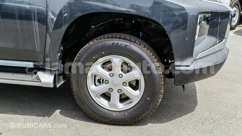 Big with watermark mitsubishi l200 clarendon import dubai 2772