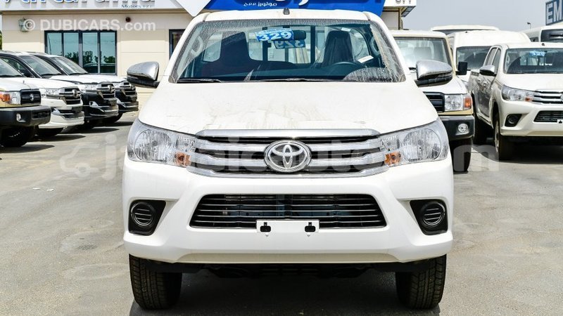 Big with watermark toyota hilux clarendon import dubai 2773