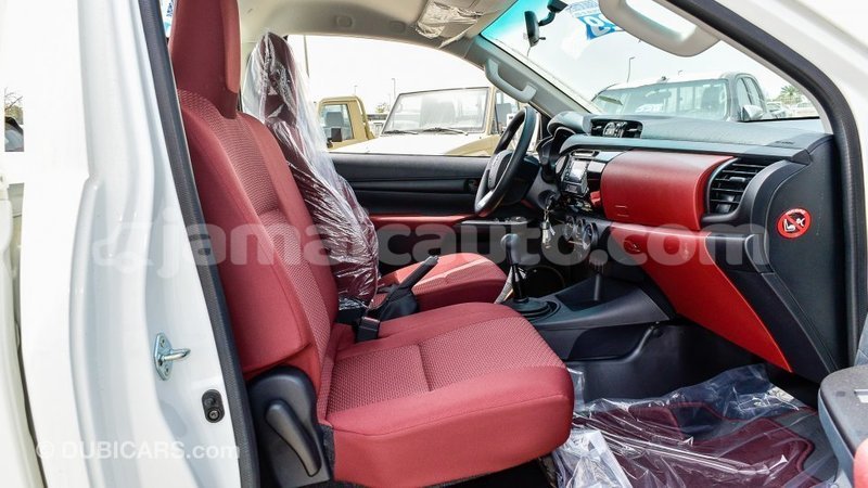 Big with watermark toyota hilux clarendon import dubai 2773