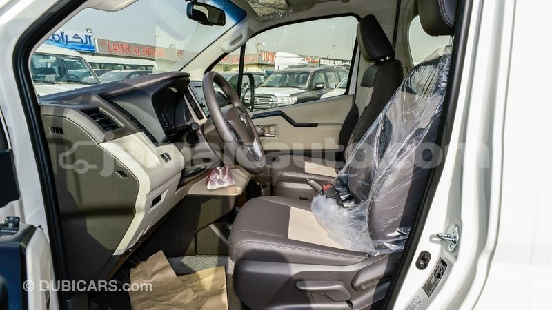 Big with watermark toyota hiace clarendon import dubai 2775