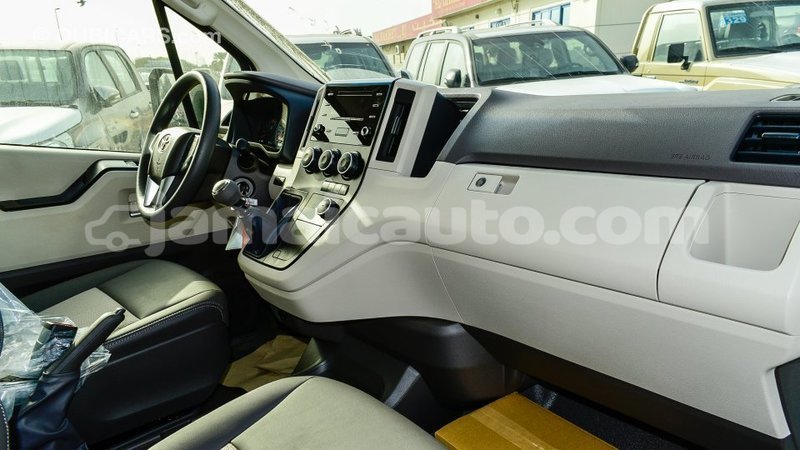 Big with watermark toyota hiace clarendon import dubai 2775