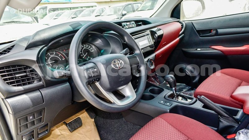 Big with watermark toyota hilux clarendon import dubai 2777