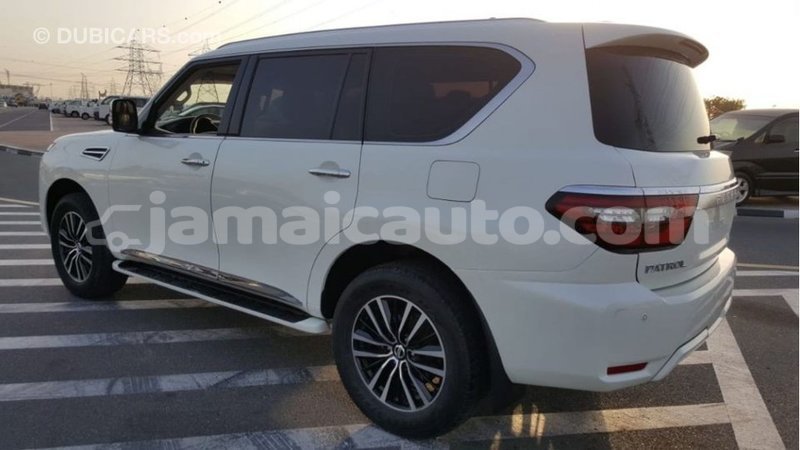 Big with watermark nissan patrol clarendon import dubai 2780
