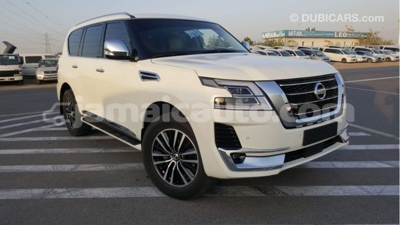Big with watermark nissan patrol clarendon import dubai 2780