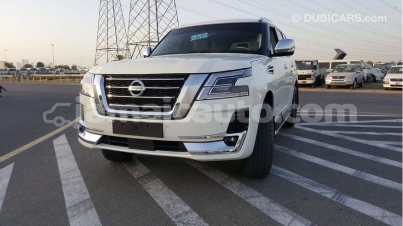 Big with watermark nissan patrol clarendon import dubai 2780