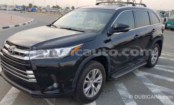 Acheter Import Voiture Toyota Highlander Noir à Import - Dubai, Clarendon Acheter Import Voiture Toyota Highlander Noir à Import - Dubai, Clarendon