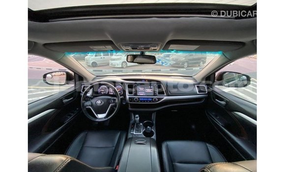 Acheter Import Voiture Toyota Highlander Noir à Import - Dubai, Clarendon Acheter Import Voiture Toyota Highlander Noir à Import - Dubai, Clarendon