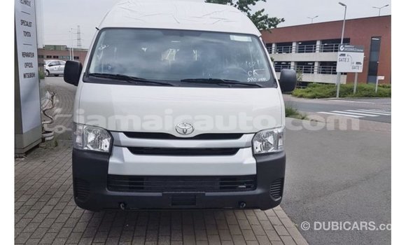Acheter Import Voiture Toyota Hiace Blanc à Import - Dubai, Clarendon Acheter Import Voiture Toyota Hiace Blanc à Import - Dubai, Clarendon