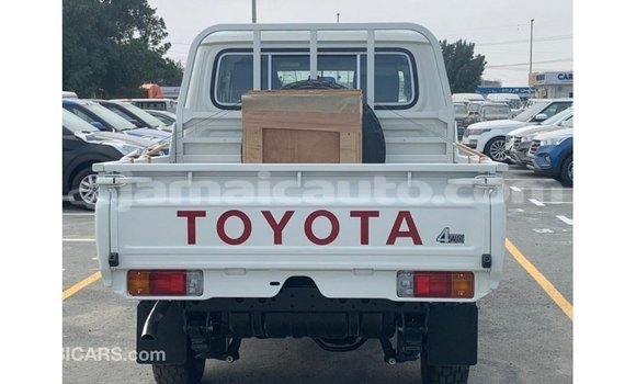 Buy Import Toyota Land Cruiser White Car in Import - Dubai in Clarendon Buy Import Toyota Land Cruiser White Car in Import - Dubai in Clarendon
