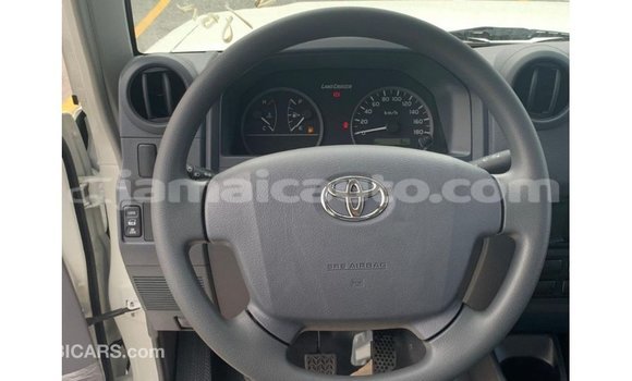 Buy Import Toyota Land Cruiser White Car in Import - Dubai in Clarendon Buy Import Toyota Land Cruiser White Car in Import - Dubai in Clarendon