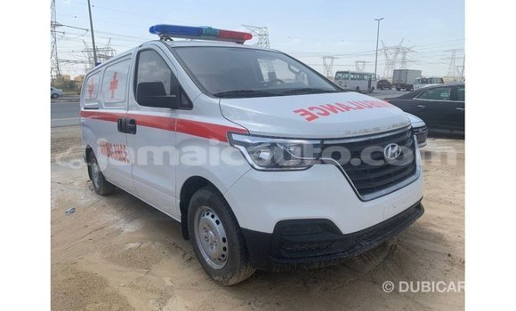 Buy Import Hyundai Accent White Car in Import - Dubai in Clarendon Buy Import Hyundai Accent White Car in Import - Dubai in Clarendon