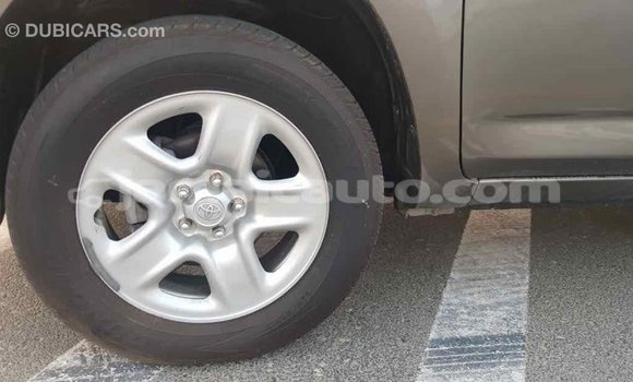 Acheter Import Utilitaire Toyota HiAce Marron à Import - Dubai, Clarendon Acheter Import Utilitaire Toyota HiAce Marron à Import - Dubai, Clarendon