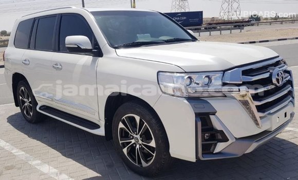 Acheter Import Voiture Toyota Land Cruiser Blanc à Import - Dubai, Clarendon Acheter Import Voiture Toyota Land Cruiser Blanc à Import - Dubai, Clarendon