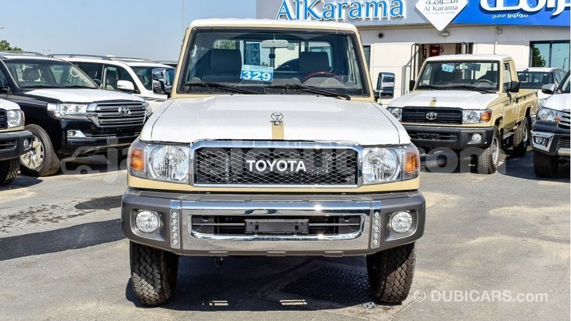 Big with watermark toyota land cruiser clarendon import dubai 2810