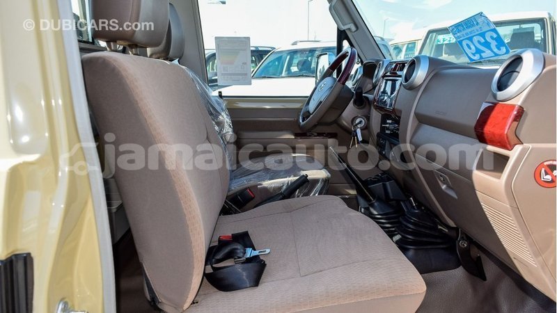 Big with watermark toyota land cruiser clarendon import dubai 2810