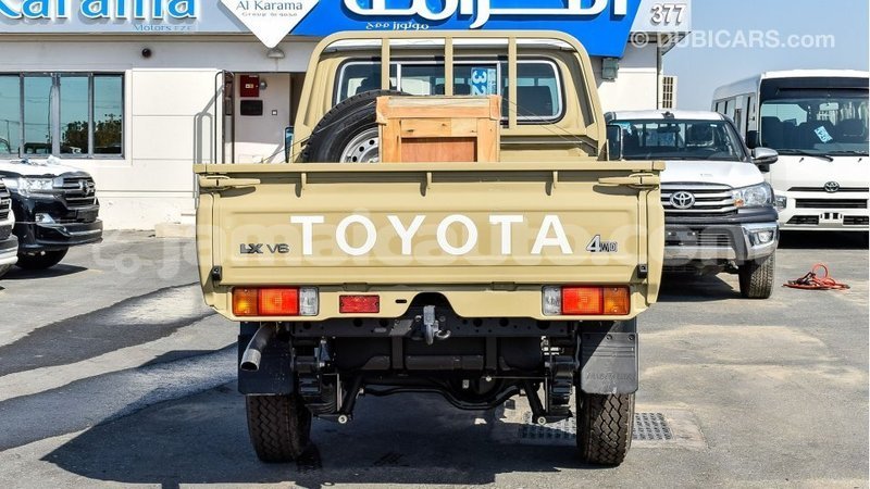 Big with watermark toyota land cruiser clarendon import dubai 2810