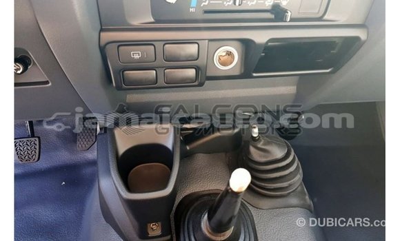 Acheter Import Voiture Toyota Land Cruiser Blanc à Import - Dubai, Clarendon Acheter Import Voiture Toyota Land Cruiser Blanc à Import - Dubai, Clarendon