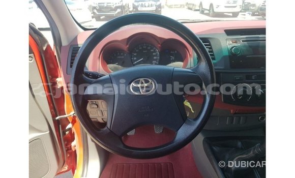 Acheter Import Voiture Toyota Hilux Rouge à Import - Dubai, Clarendon Acheter Import Voiture Toyota Hilux Rouge à Import - Dubai, Clarendon
