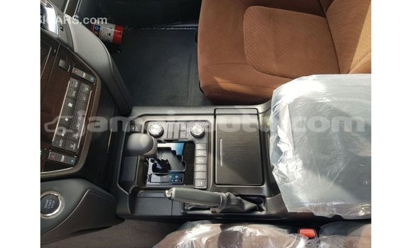 Acheter Import Voiture Toyota Land Cruiser Noir à Import - Dubai, Clarendon Acheter Import Voiture Toyota Land Cruiser Noir à Import - Dubai, Clarendon