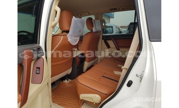 Acheter Import Voiture Toyota Prado Blanc à Import - Dubai, Clarendon Acheter Import Voiture Toyota Prado Blanc à Import - Dubai, Clarendon