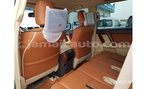 Acheter Import Voiture Toyota Prado Blanc à Import - Dubai, Clarendon Acheter Import Voiture Toyota Prado Blanc à Import - Dubai, Clarendon