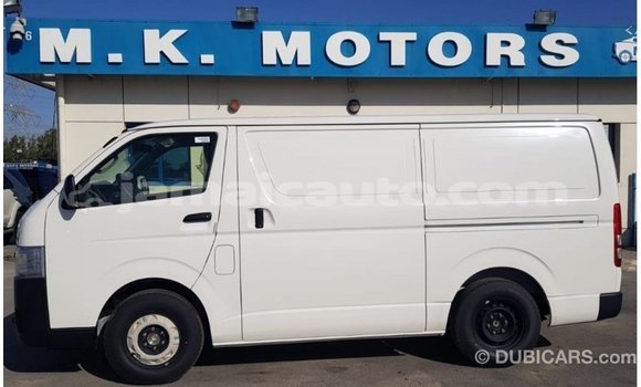 Acheter Import Voiture Toyota Hiace Blanc à Import - Dubai, Clarendon Acheter Import Voiture Toyota Hiace Blanc à Import - Dubai, Clarendon