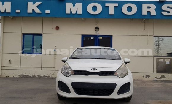 Acheter Import Voiture Kia Rio Blanc à Import - Dubai, Clarendon Acheter Import Voiture Kia Rio Blanc à Import - Dubai, Clarendon