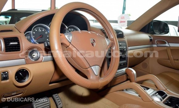 Buy Import Porsche Cayenne Green Car in Import - Dubai in Clarendon Buy Import Porsche Cayenne Green Car in Import - Dubai in Clarendon