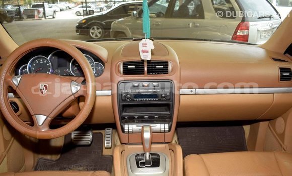 Buy Import Porsche Cayenne Green Car in Import - Dubai in Clarendon Buy Import Porsche Cayenne Green Car in Import - Dubai in Clarendon