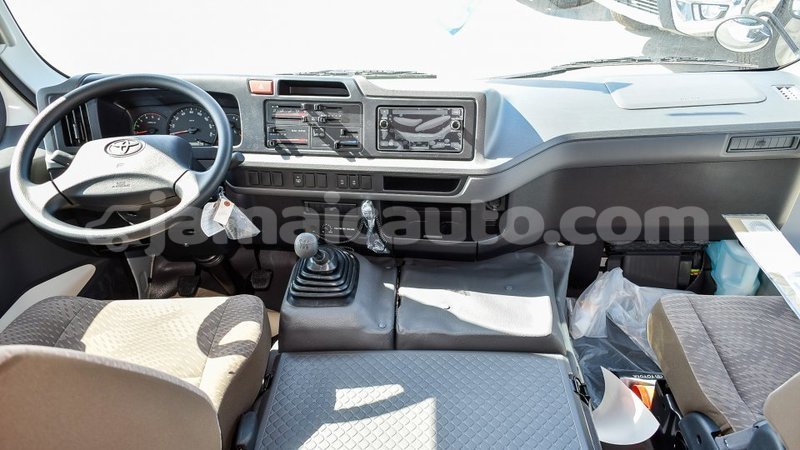 Big with watermark toyota coaster clarendon import dubai 2866