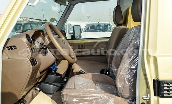 Buy Import Toyota Land Cruiser Beige Car in Import - Dubai in Clarendon Buy Import Toyota Land Cruiser Beige Car in Import - Dubai in Clarendon