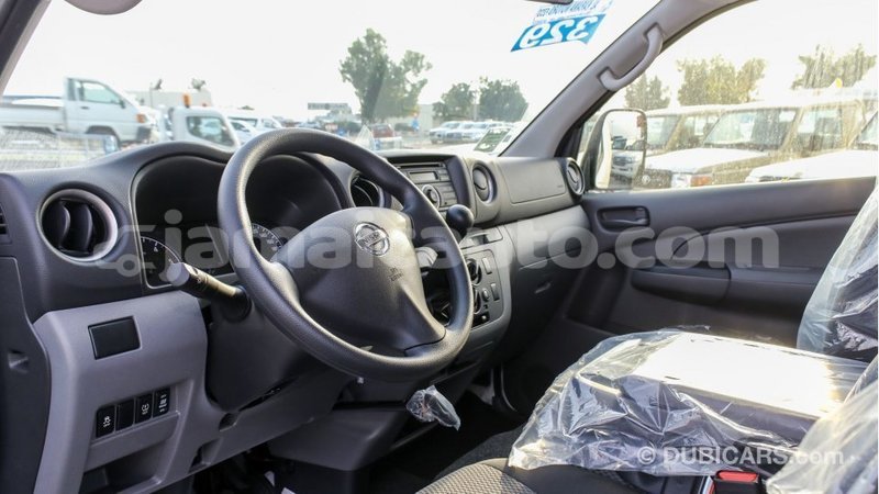 Big with watermark nissan urvan clarendon import dubai 2874