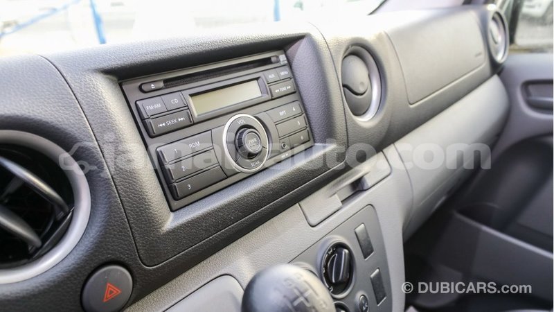 Big with watermark nissan urvan clarendon import dubai 2874