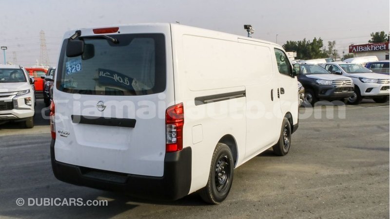 Big with watermark nissan urvan clarendon import dubai 2874